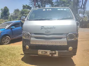 Toyota HiAce 2016 Silver
