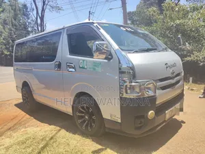 Toyota HiAce 2016 Silver