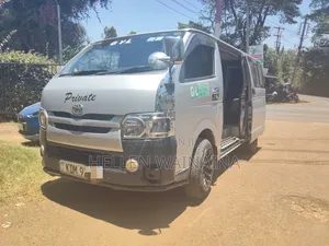 Toyota HiAce 2016 Silver