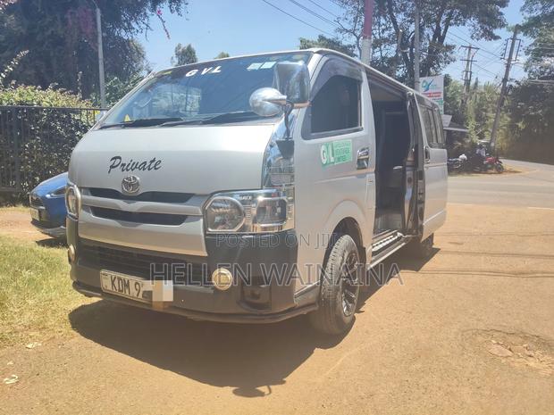 Toyota HiAce 2016 Silver - thumbnail 4