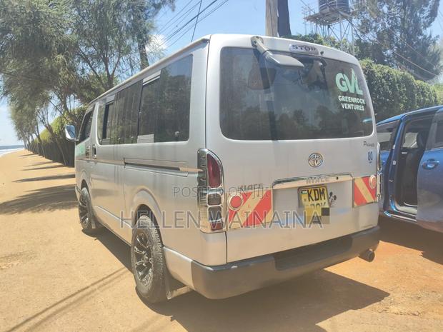 Toyota HiAce 2016 Silver - thumbnail 5