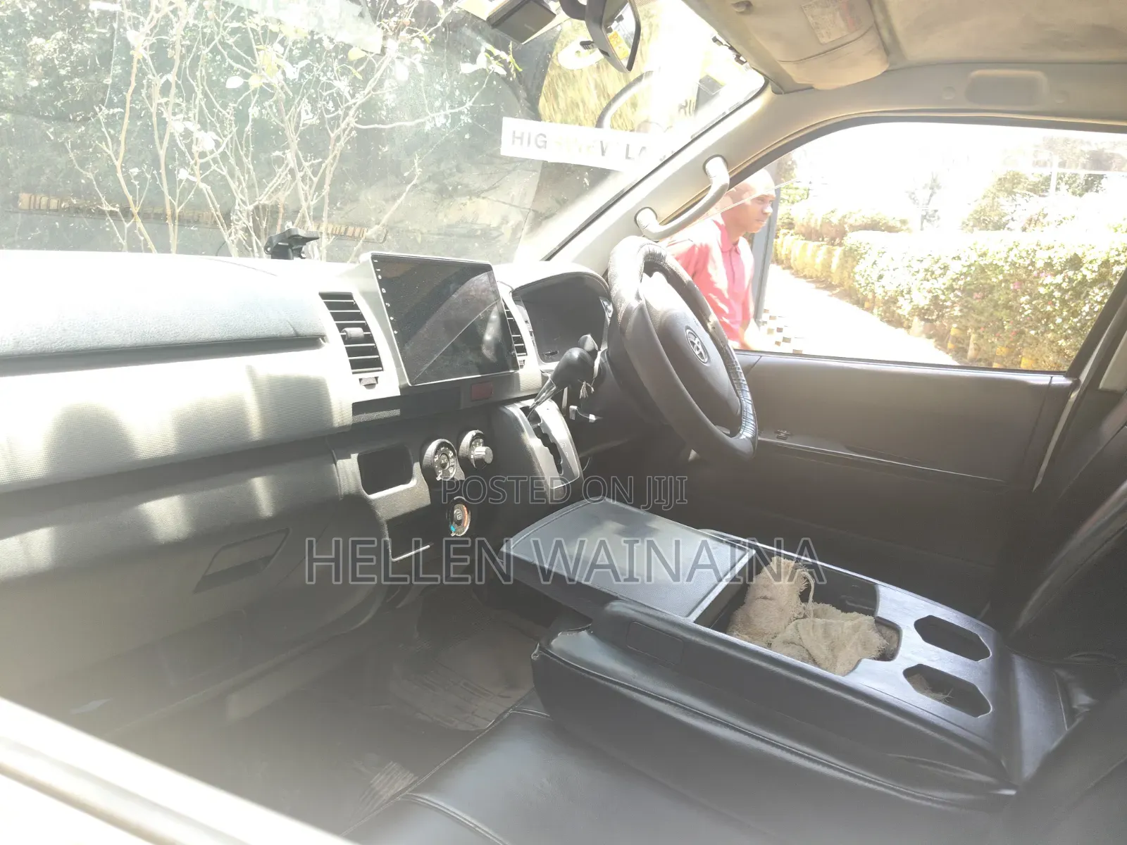 Toyota HiAce 2016 Silver