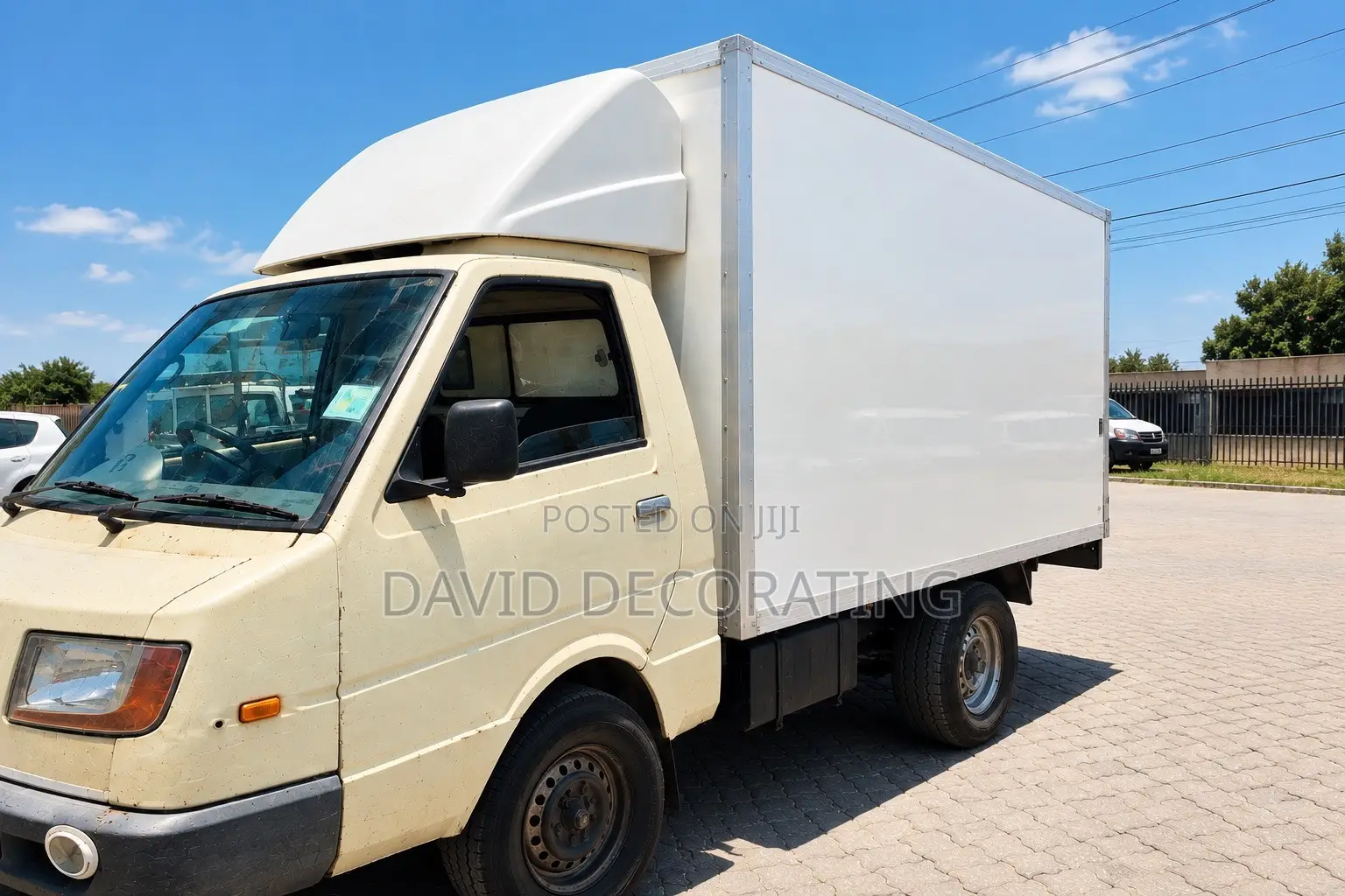Ashok Leyland 2017 Cream White for Sale