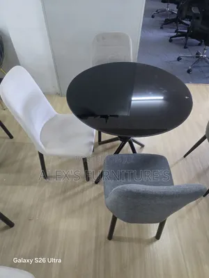 Three Seater Dining Table/Round