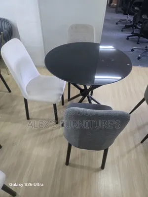 Three Seater Dining Table/Round