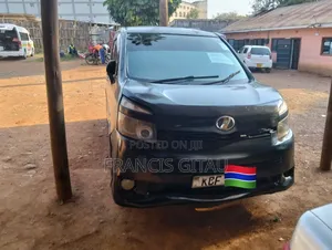 Toyota Voxy 2010 Blue