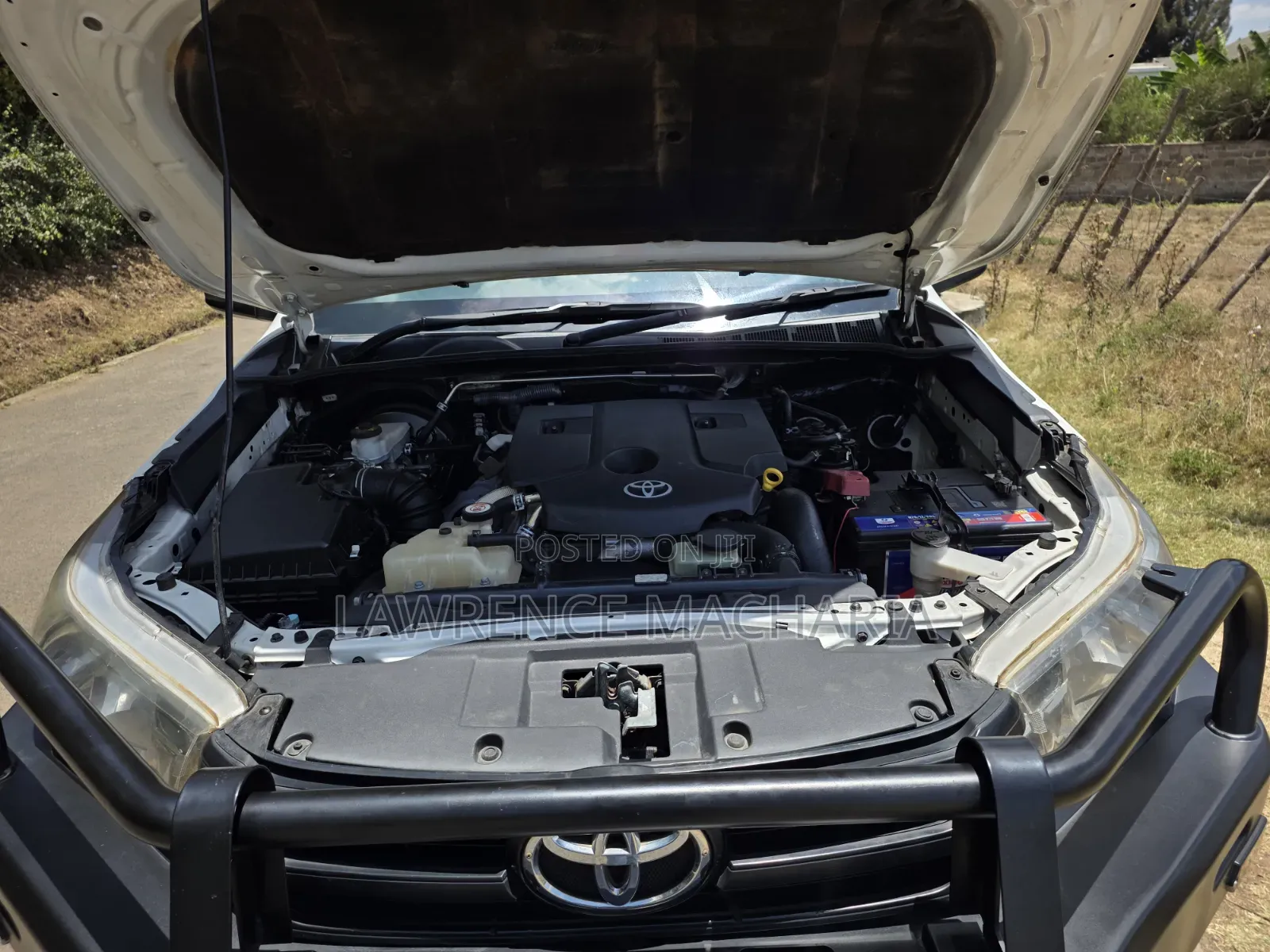 Toyota Hilux 2019 White