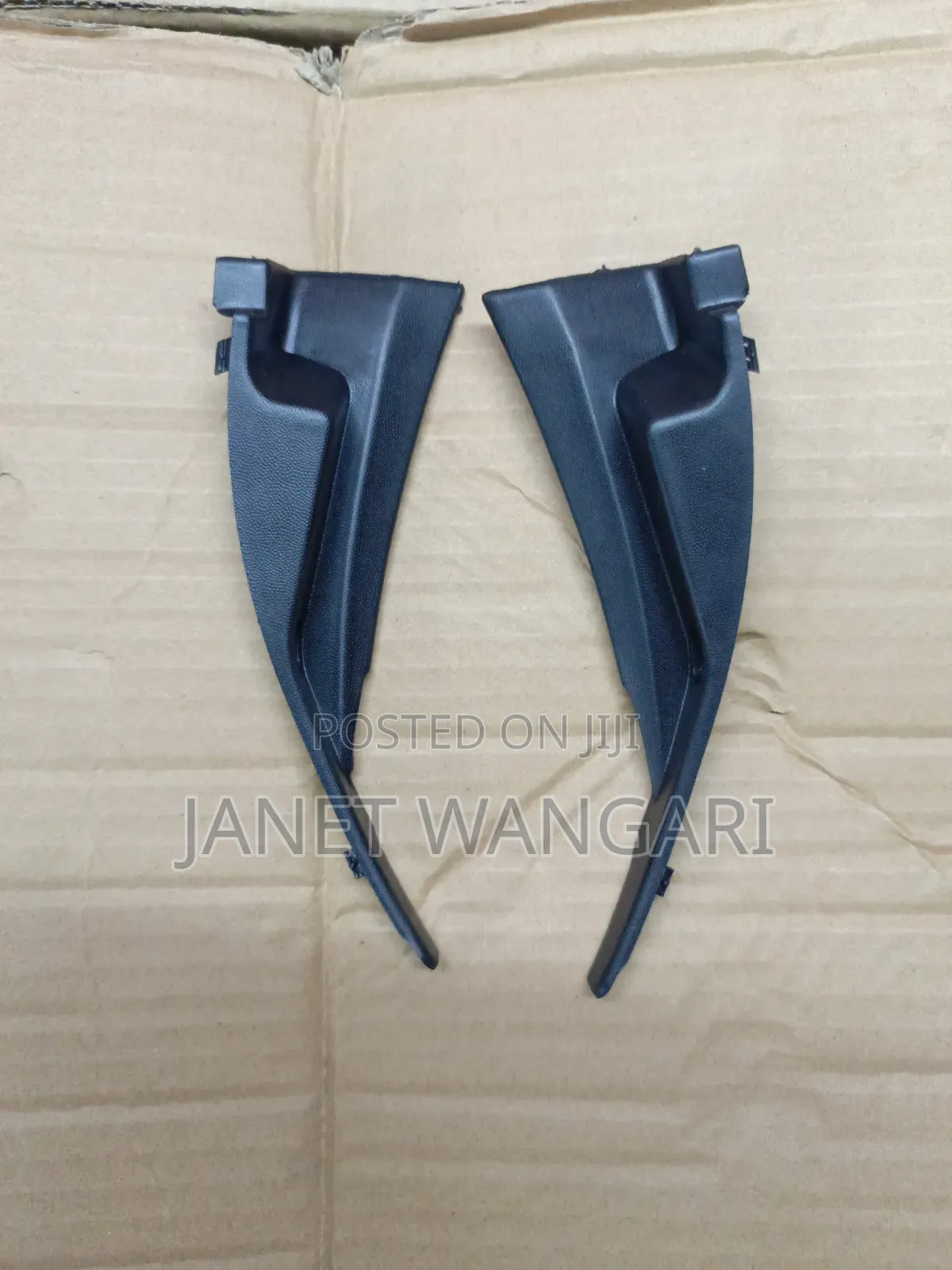 Windscreen Finisher Mazda Axela Old Model