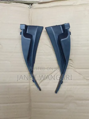 Windscreen Finisher Mazda Axela Old Model