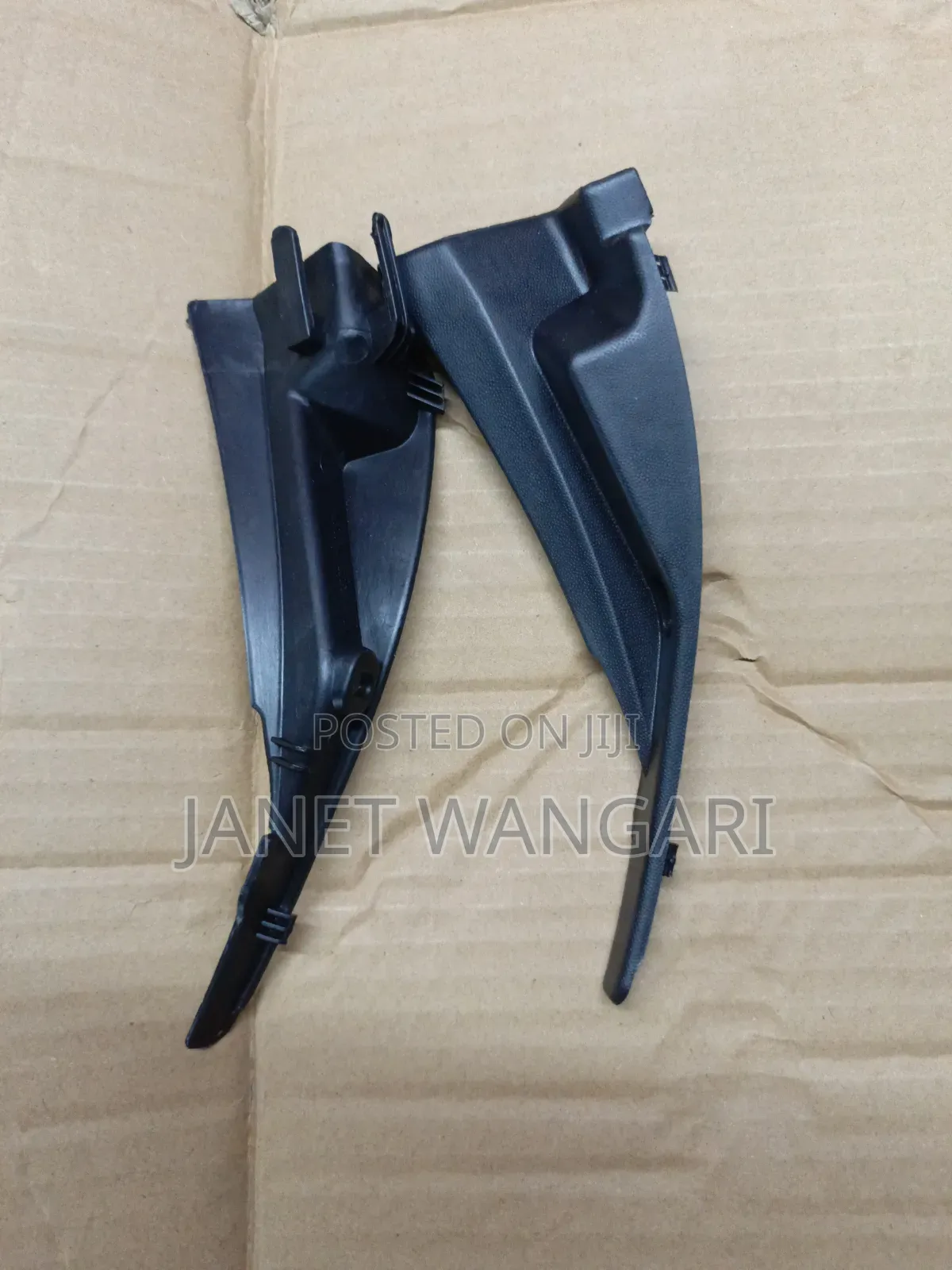 Windscreen Finisher Mazda Axela Old Model