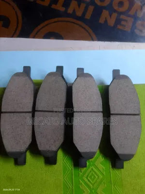 Genuine KD1740 41060-Ax085 Brake Pads