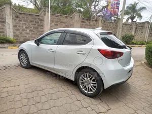 Mazda 2 2019 Pearl