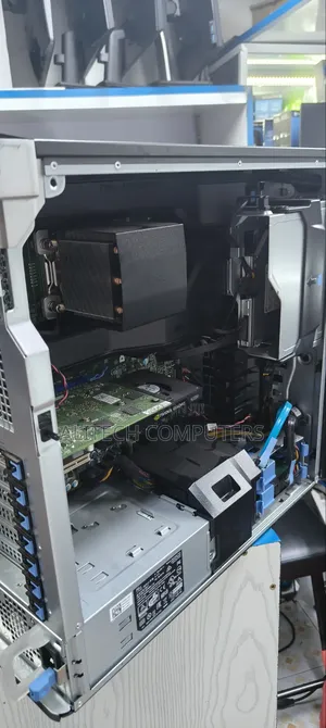 Desktop Computer Dell Precision 5810 18GB Intel Xeon HDD 1T