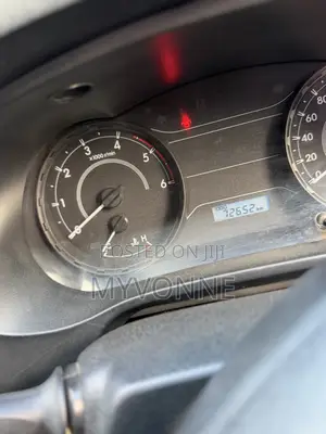 Toyota Hilux 2023 Silver