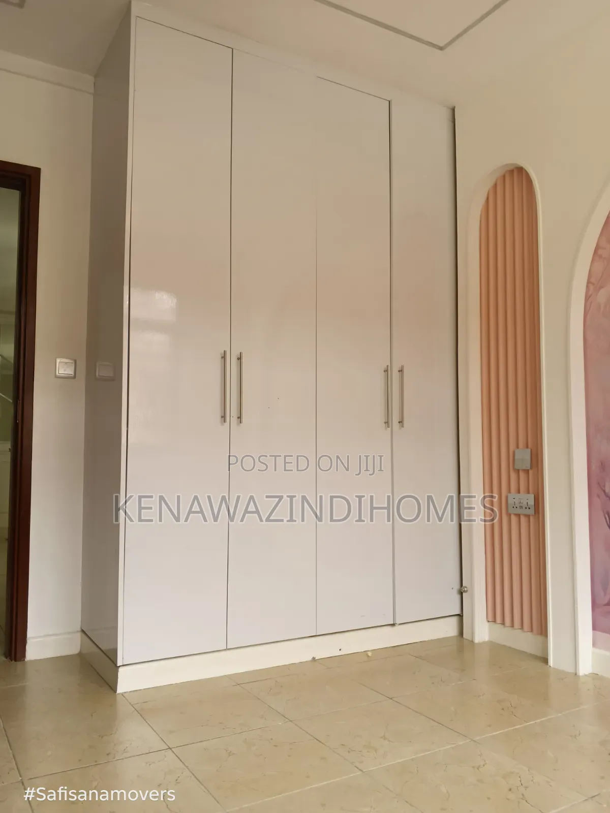 4bdrm Townhouse / Terrace in Syokimu, Gateway Mall Area for rent