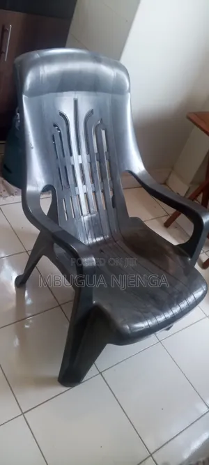 Comfy Plastic Chairs