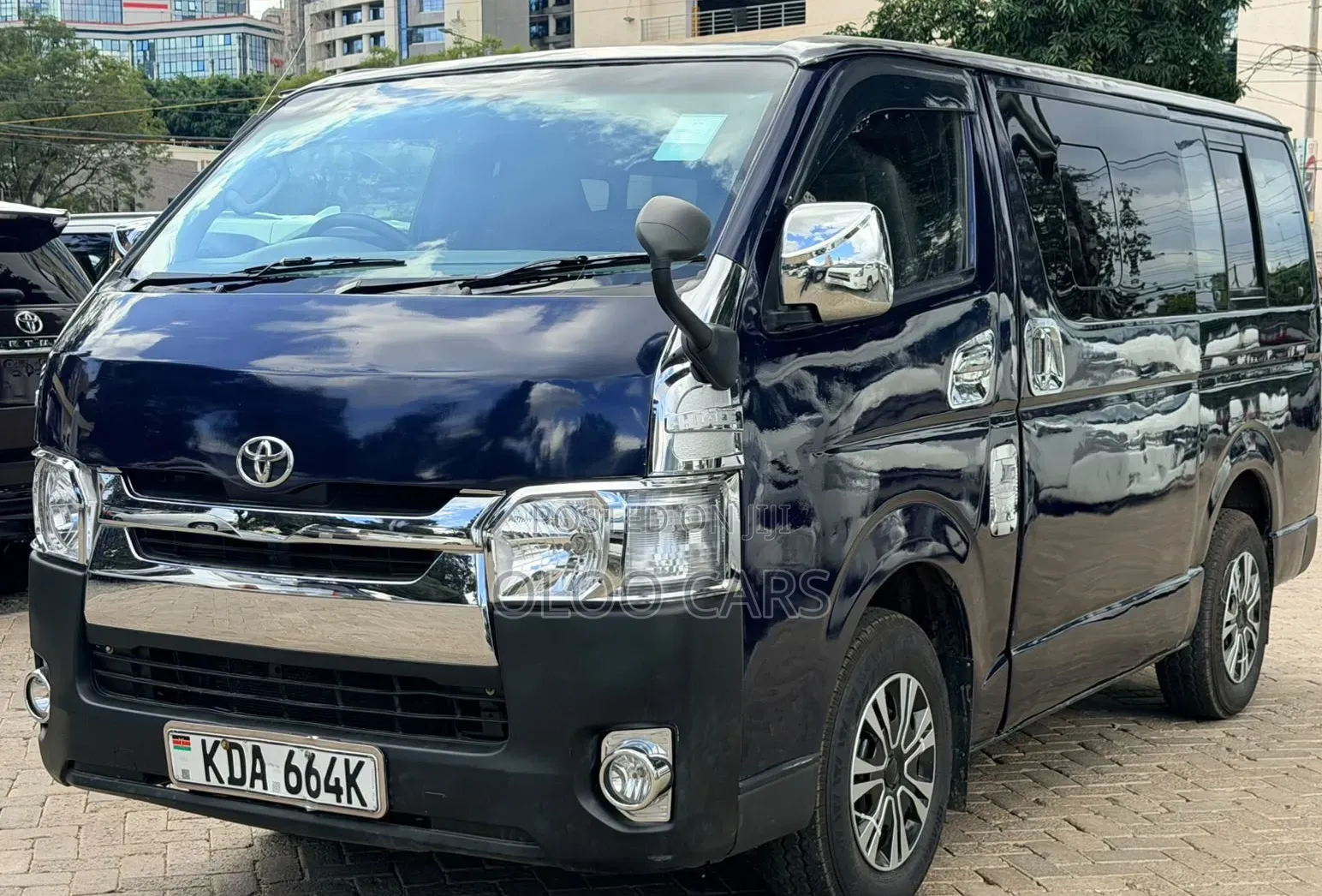 Toyota HiAce 2014 Blue