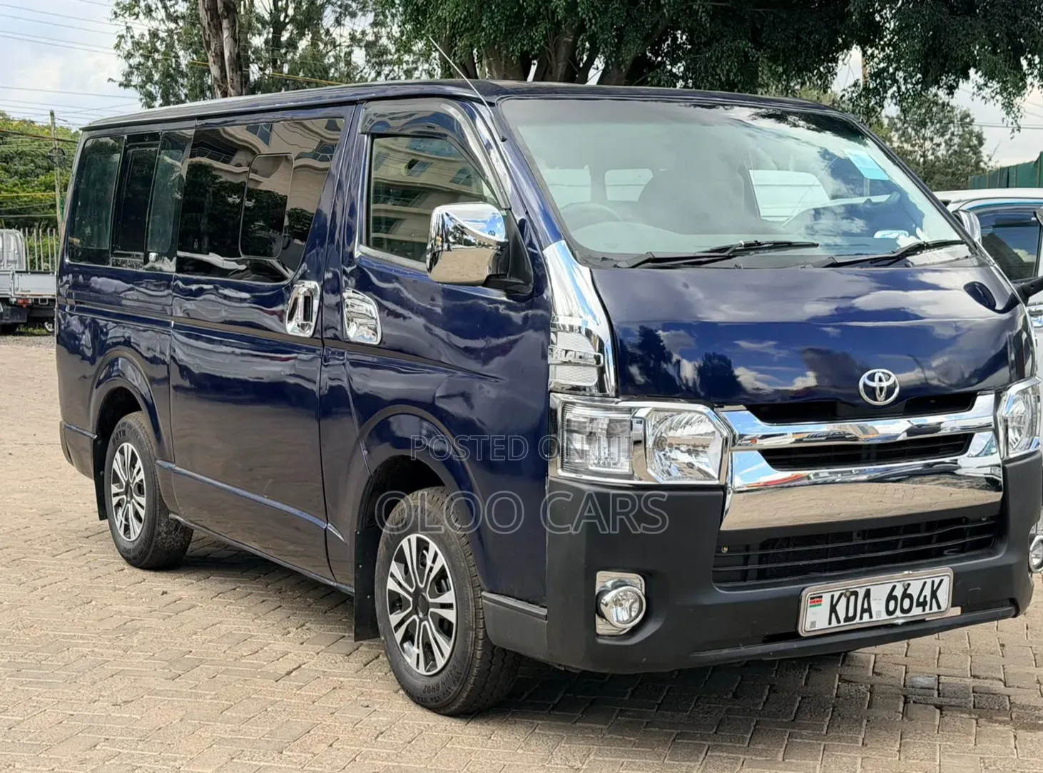 Toyota HiAce 2014 Blue