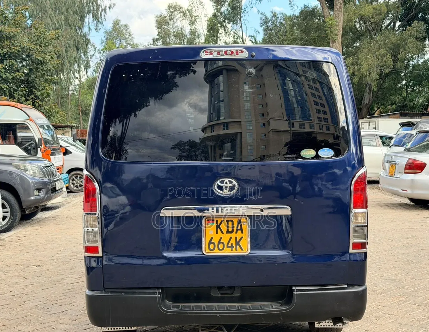 Toyota HiAce 2014 Blue