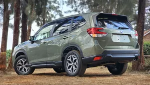 Subaru Forester Base AWD 2019 Green