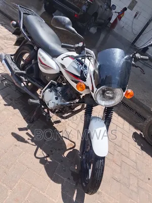Bajaj Boxer 150 UG 2023 White