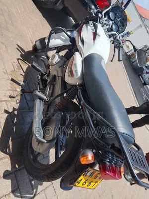 Bajaj Boxer 150 UG 2023 White
