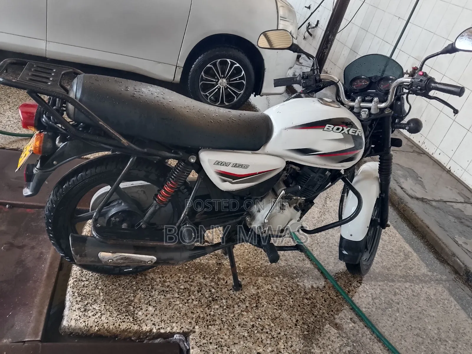 Bajaj Boxer 150 UG 2023 White