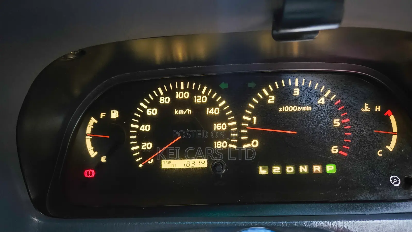 Toyota Land Cruiser 2001 White