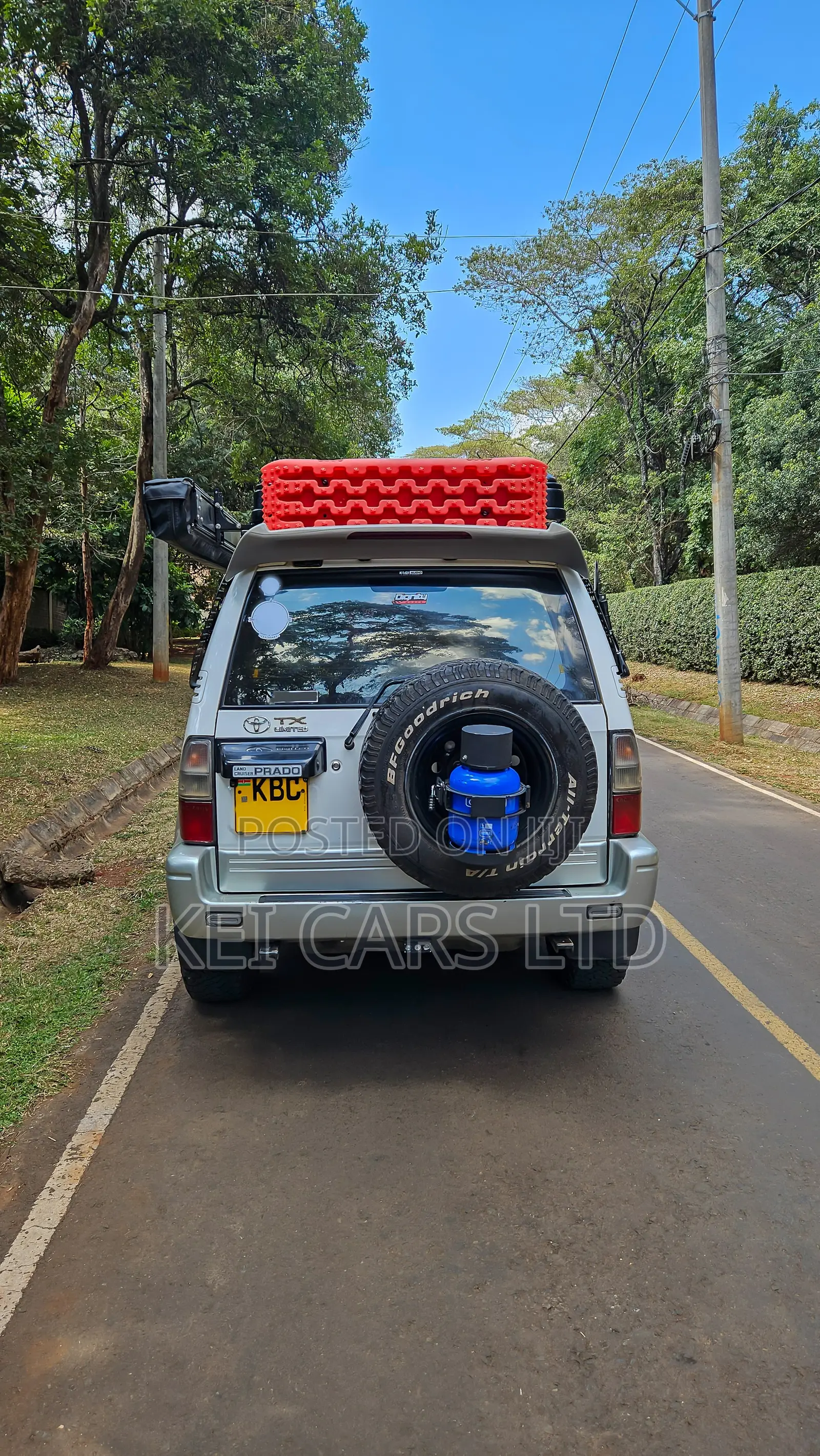 Toyota Land Cruiser 2001 White