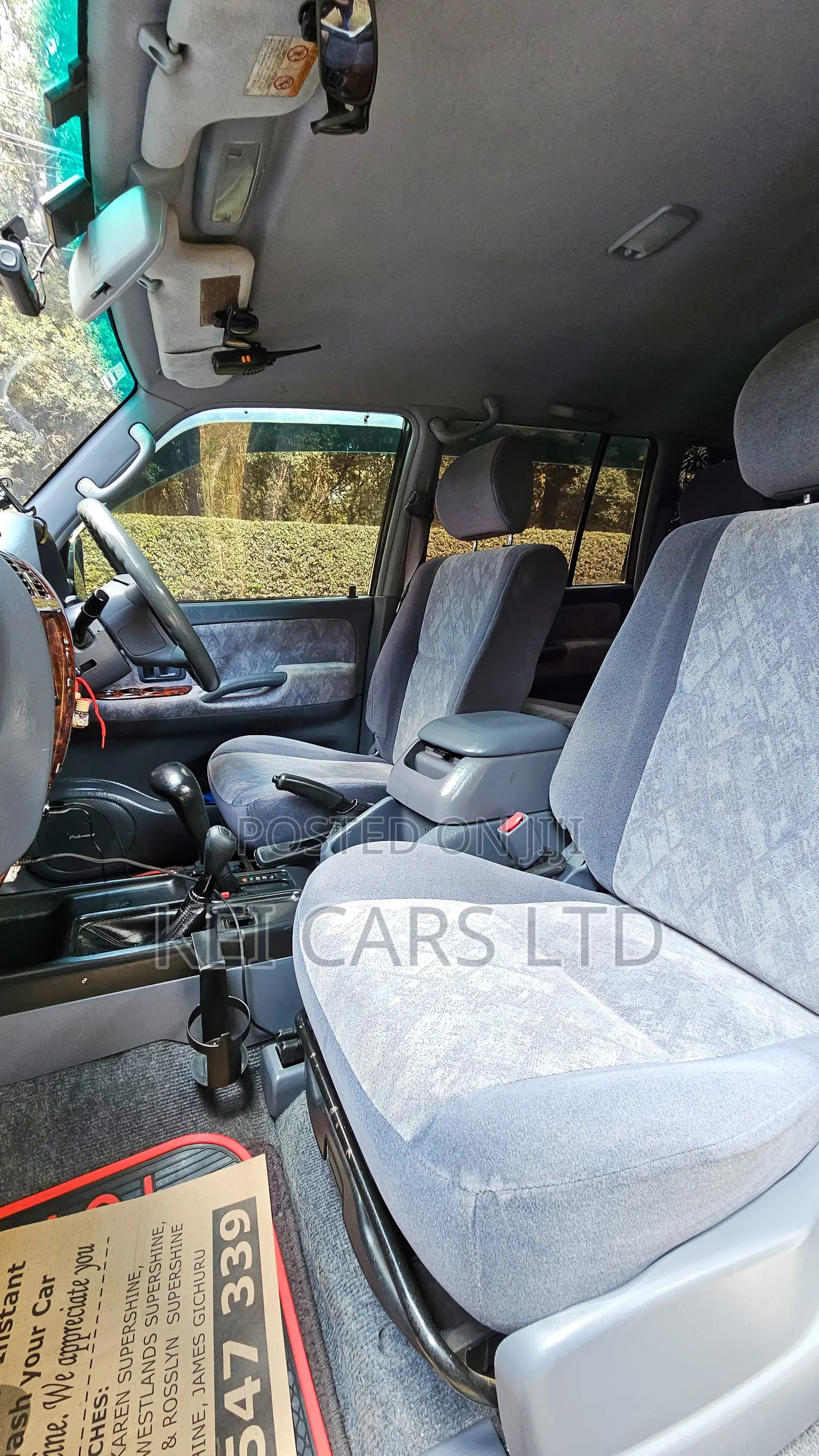 Toyota Land Cruiser 2001 White