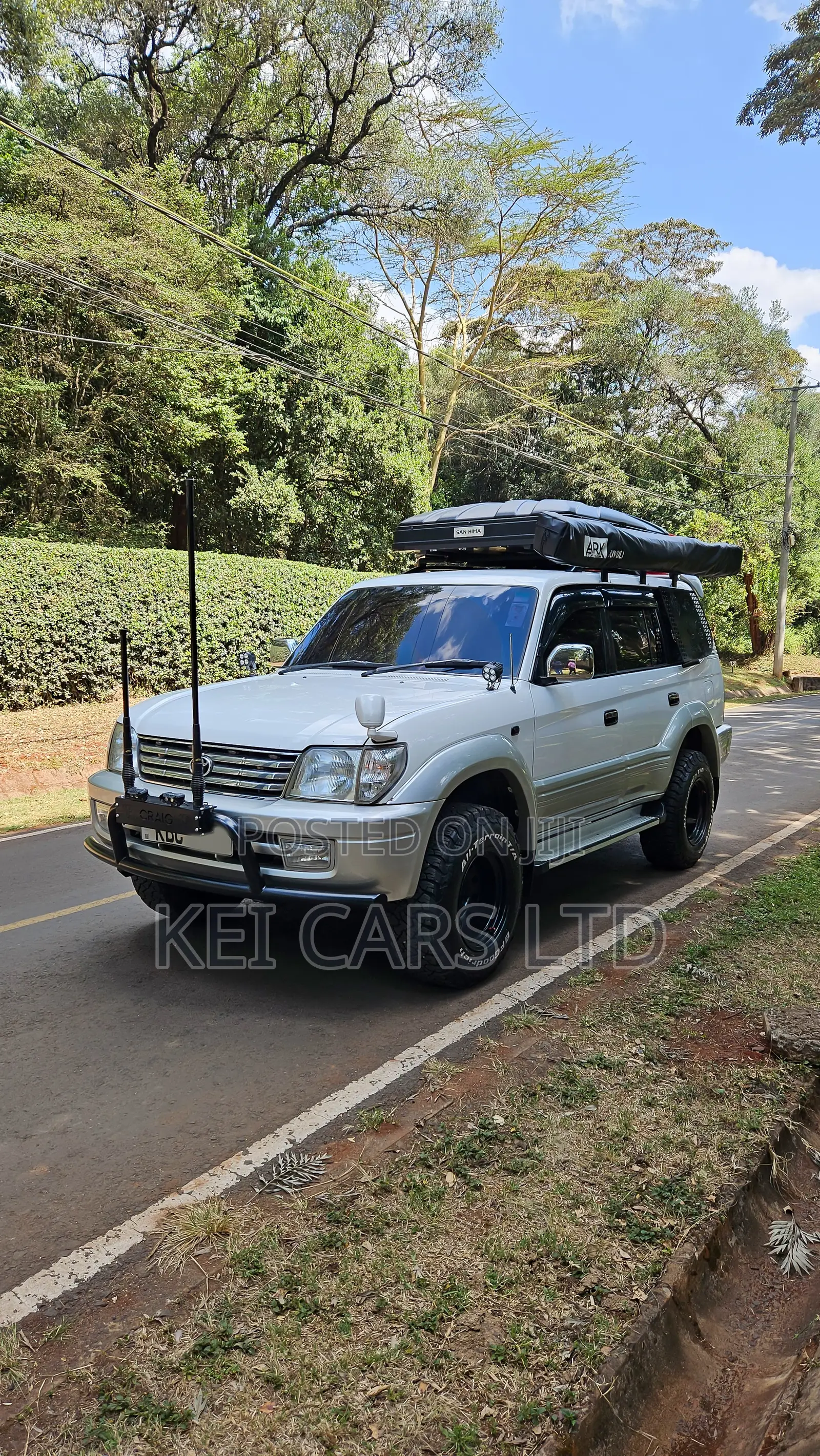 Toyota Land Cruiser 2001 White