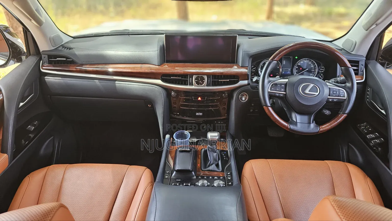 Lexus LX 570 AWD 2019 White