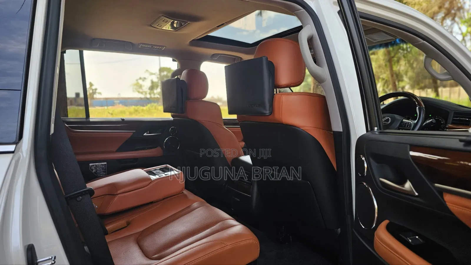 Lexus LX 570 AWD 2019 White