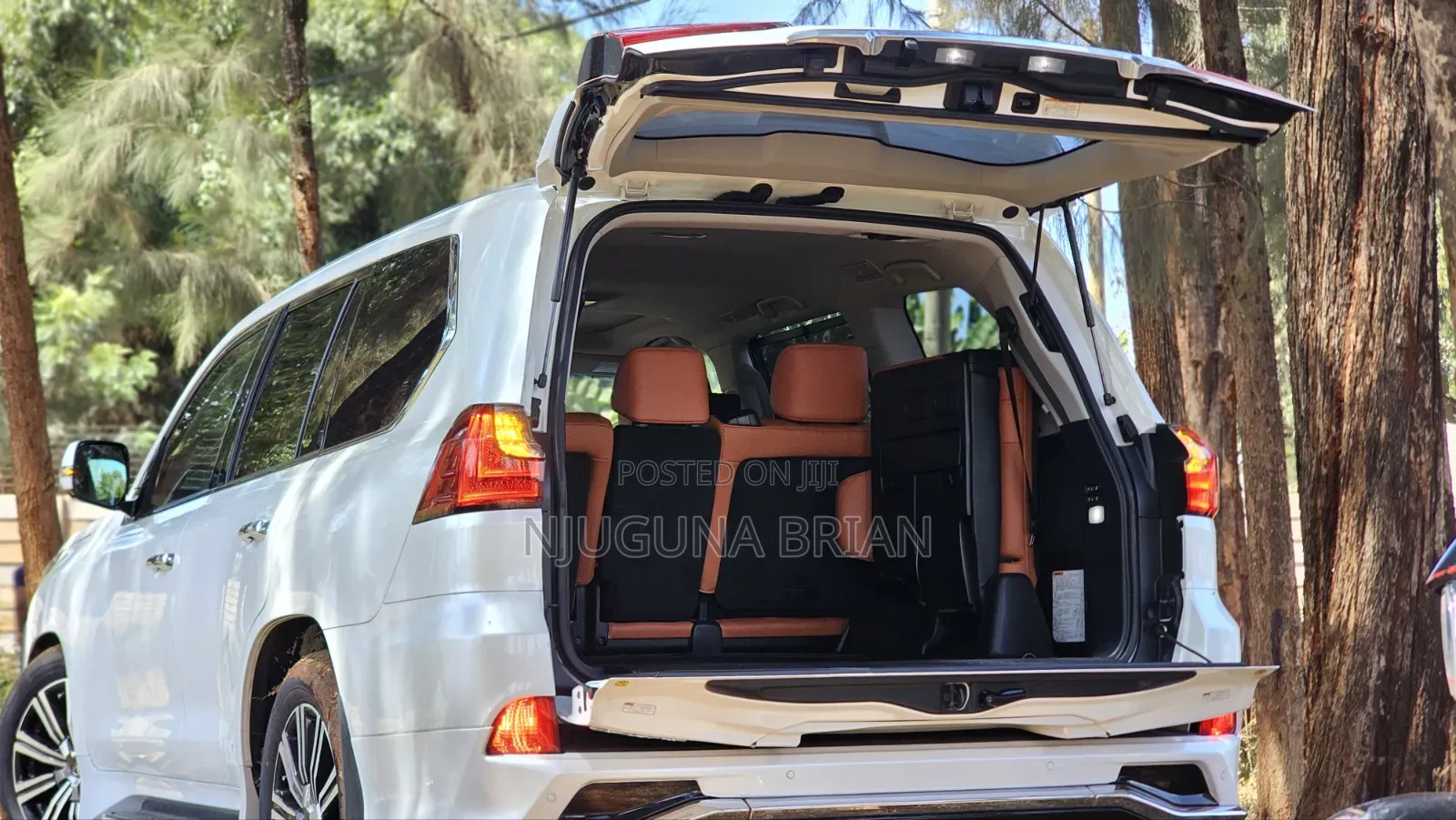 Lexus LX 570 AWD 2019 White
