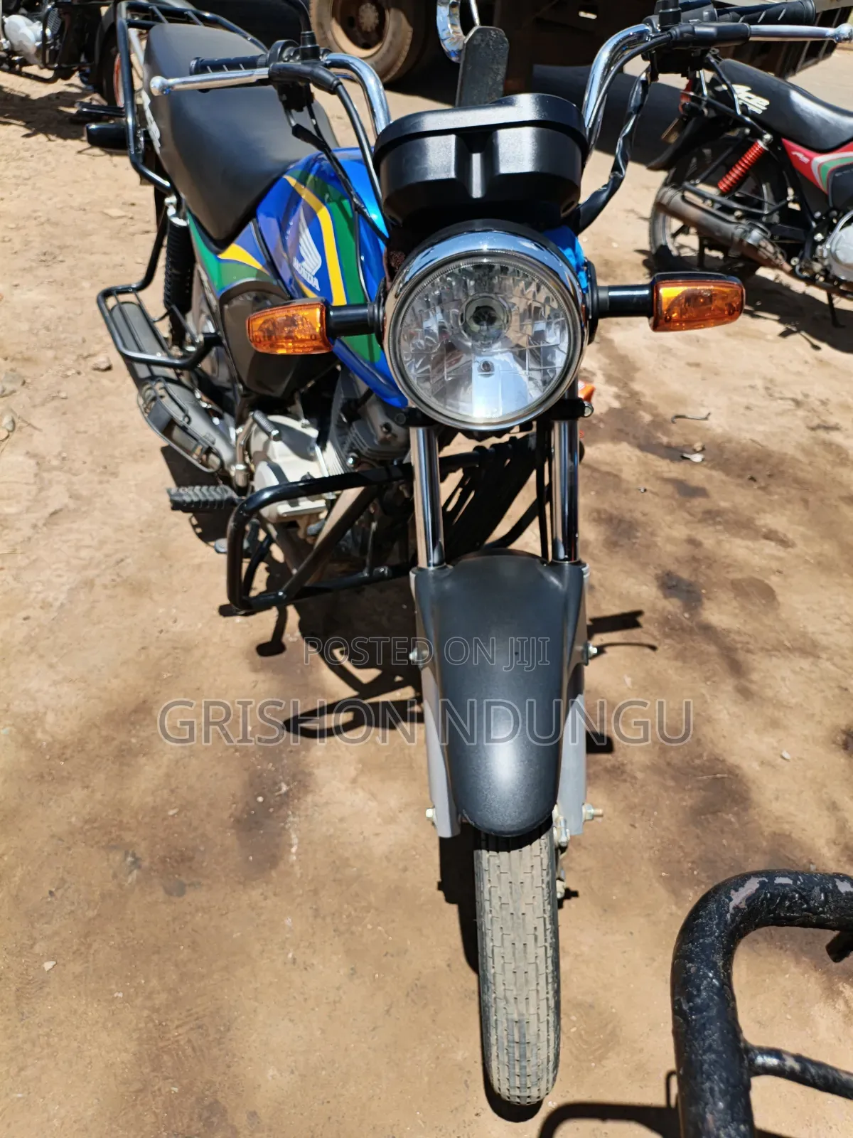 Honda CB 2023 Blue