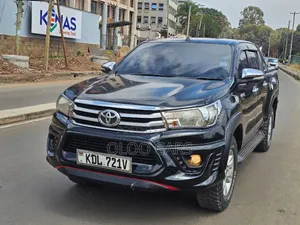 Toyota Hilux 2016 Black