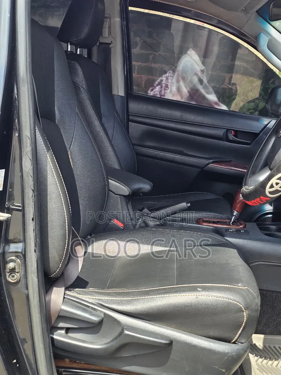 Toyota Hilux 2016 Black