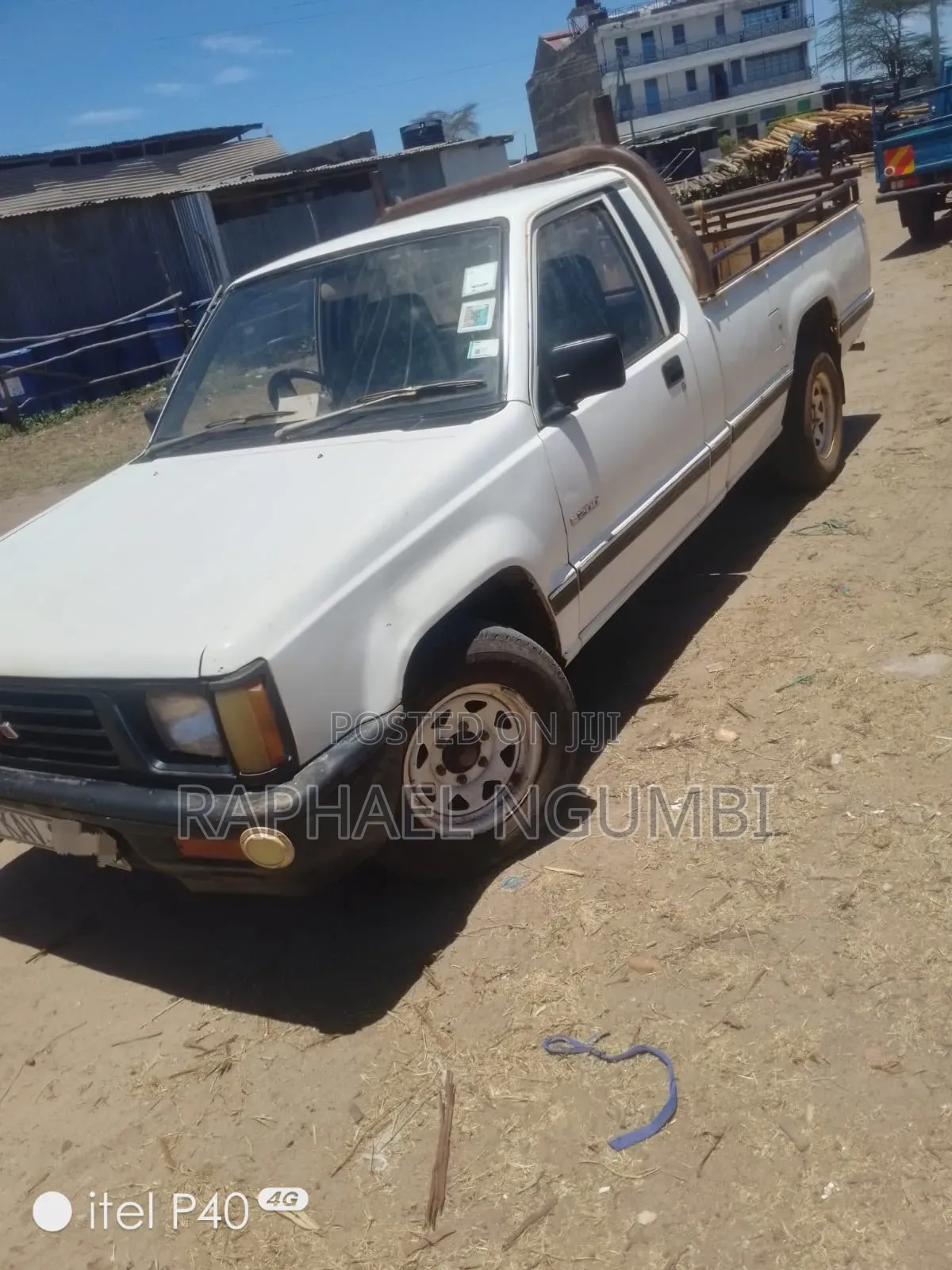 Mitsubishi L200 2000 White