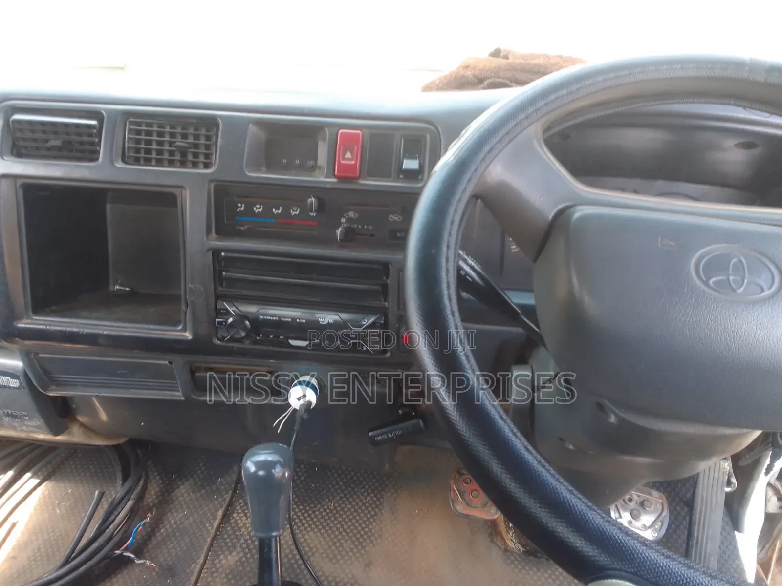Toyota Dyna 2001 White