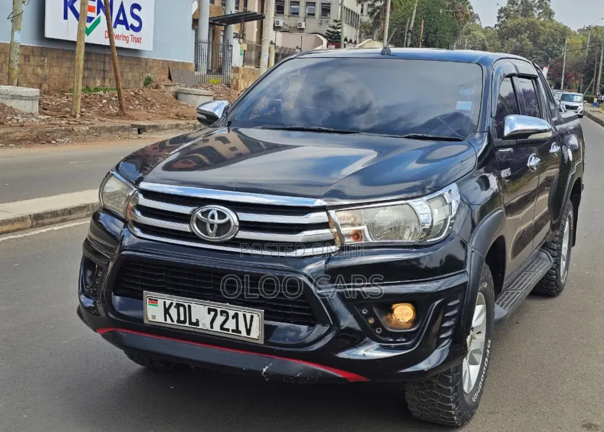Toyota Hilux 2016 Black