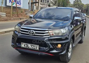Toyota Hilux 2016 Black