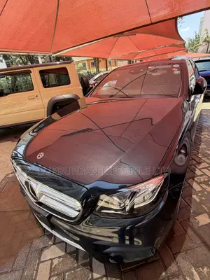 Mercedes-Benz E200 2018 Green