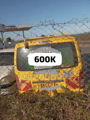 Toyota HiAce 2012 Yellow