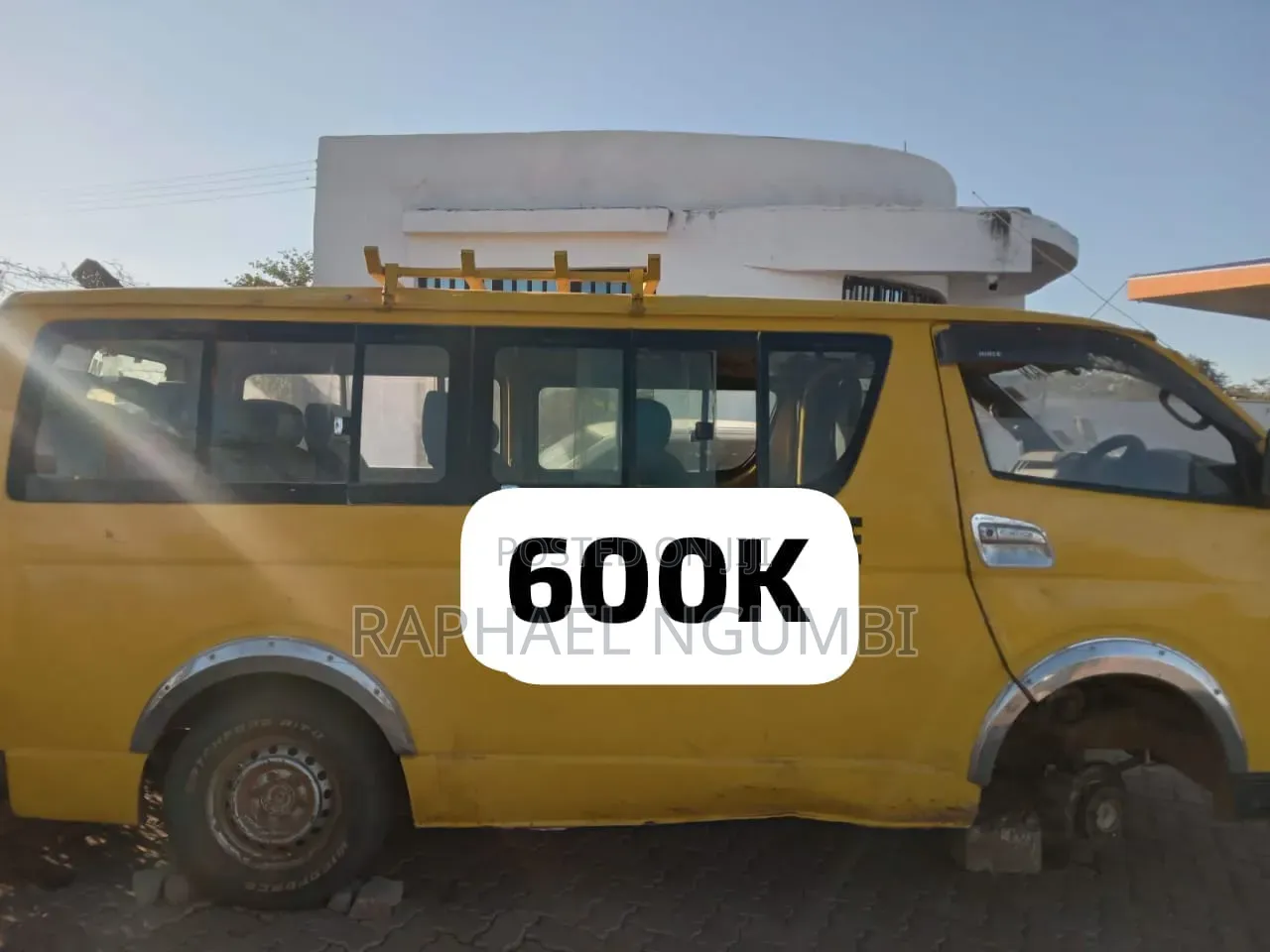 Toyota HiAce 2012 Yellow