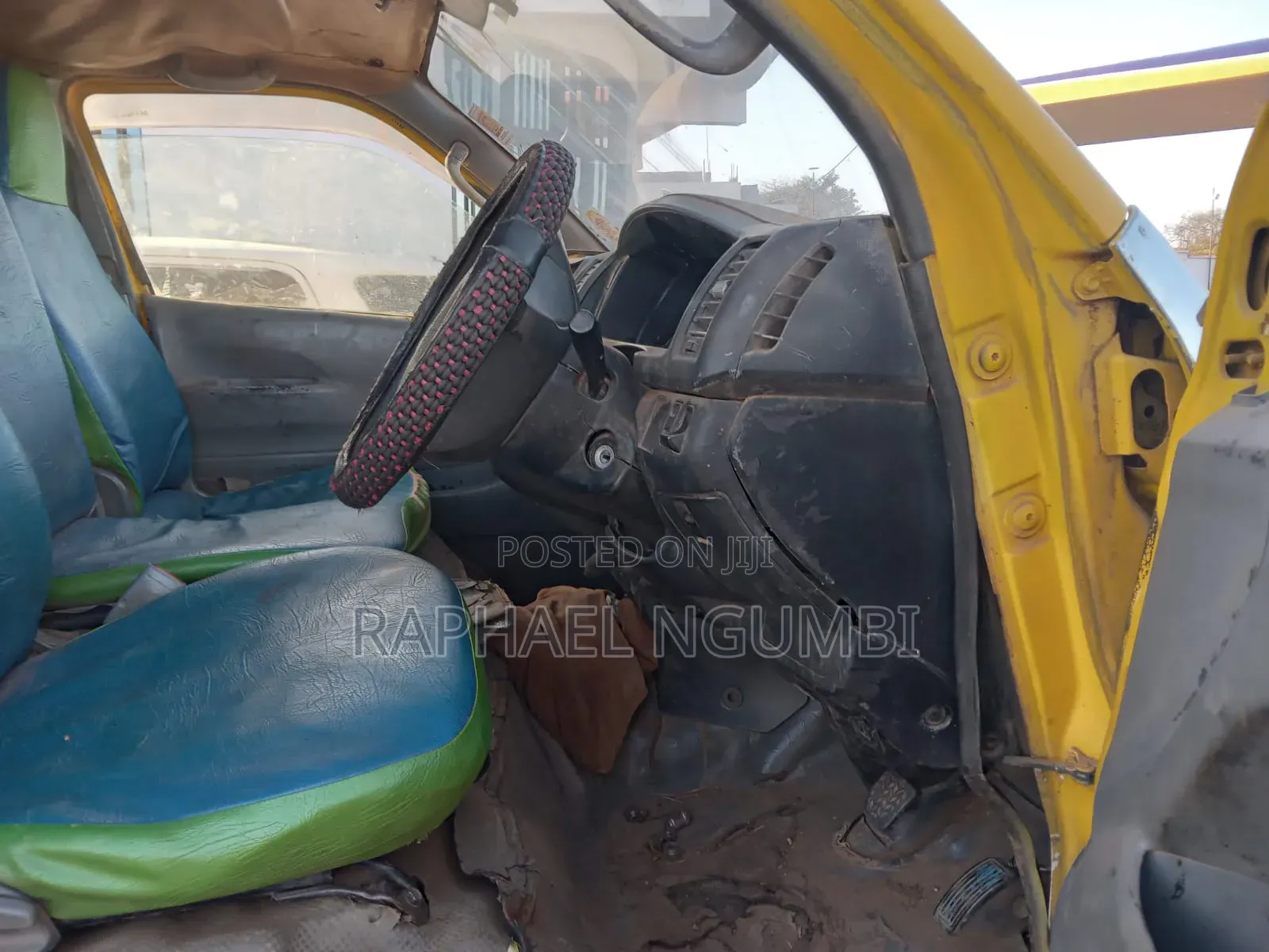 Toyota HiAce 2012 Yellow