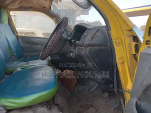Toyota HiAce 2012 Yellow