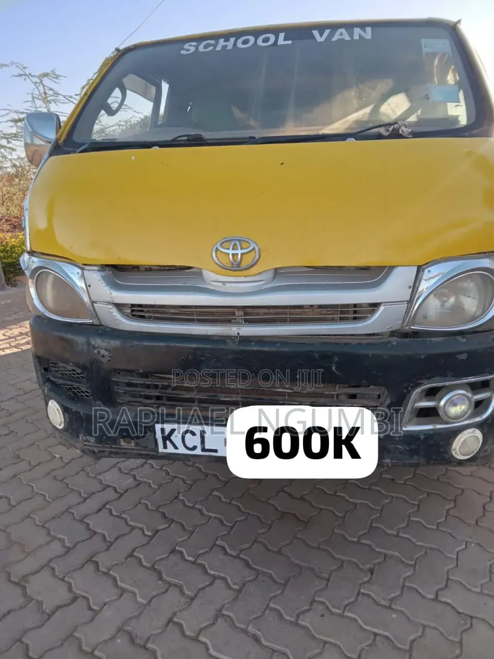 Toyota HiAce 2012 Yellow