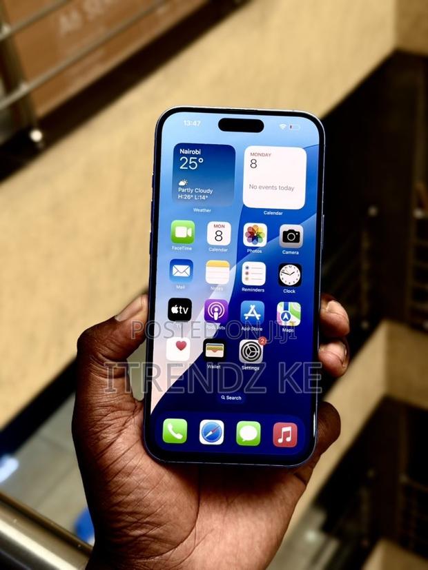 Apple iPhone 16 Plus 128 GB Black - main view