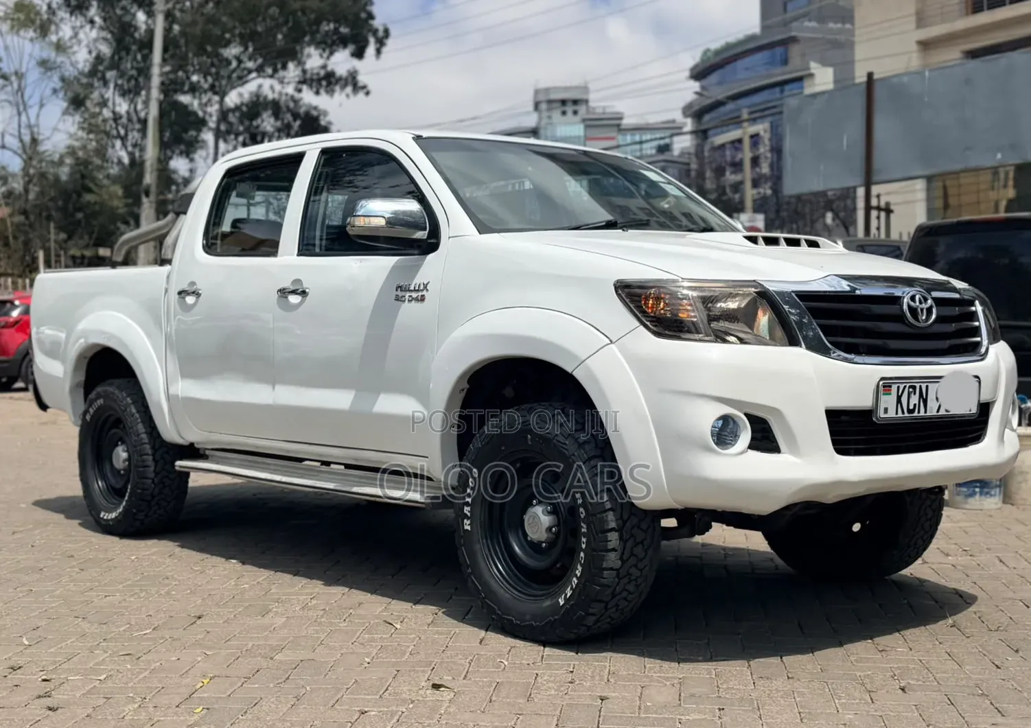 Toyota Hilux 2013 White