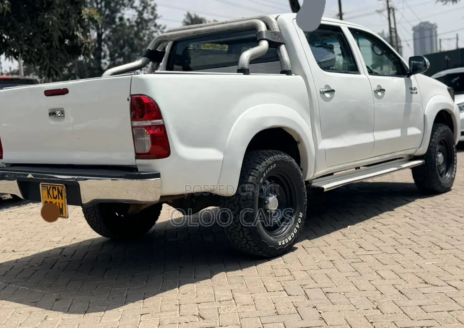 Toyota Hilux 2013 White